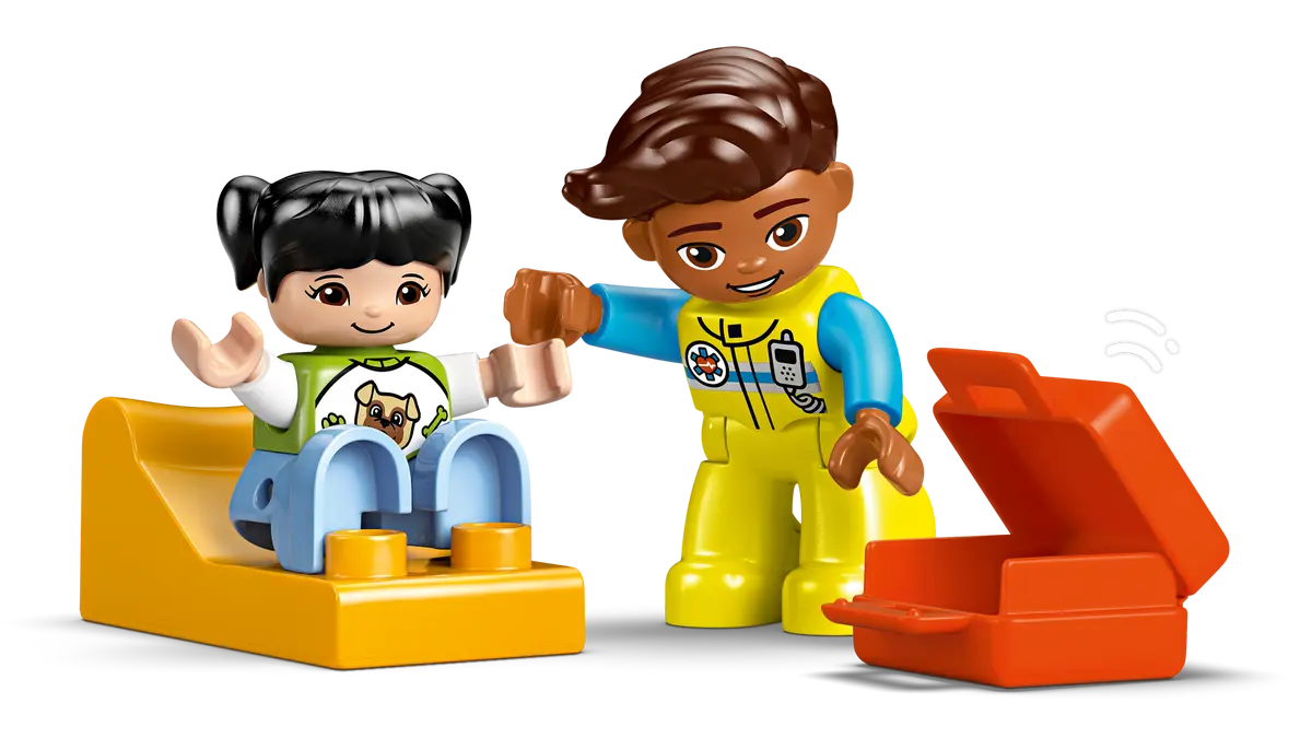 DUPLO® - Ambulance & Driver (10447)
