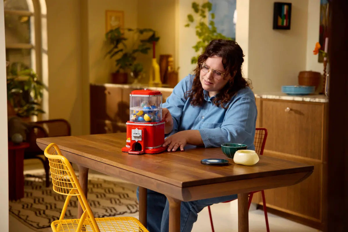 Ideas - Minifigure Vending Machine (21358)