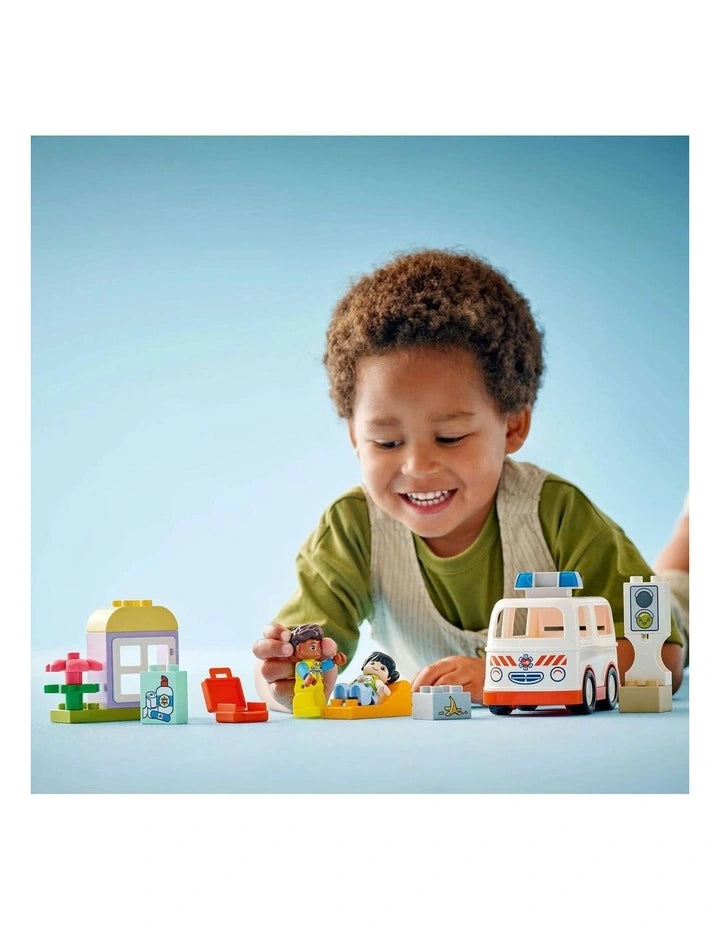 DUPLO® - Ambulance & Driver (10447)