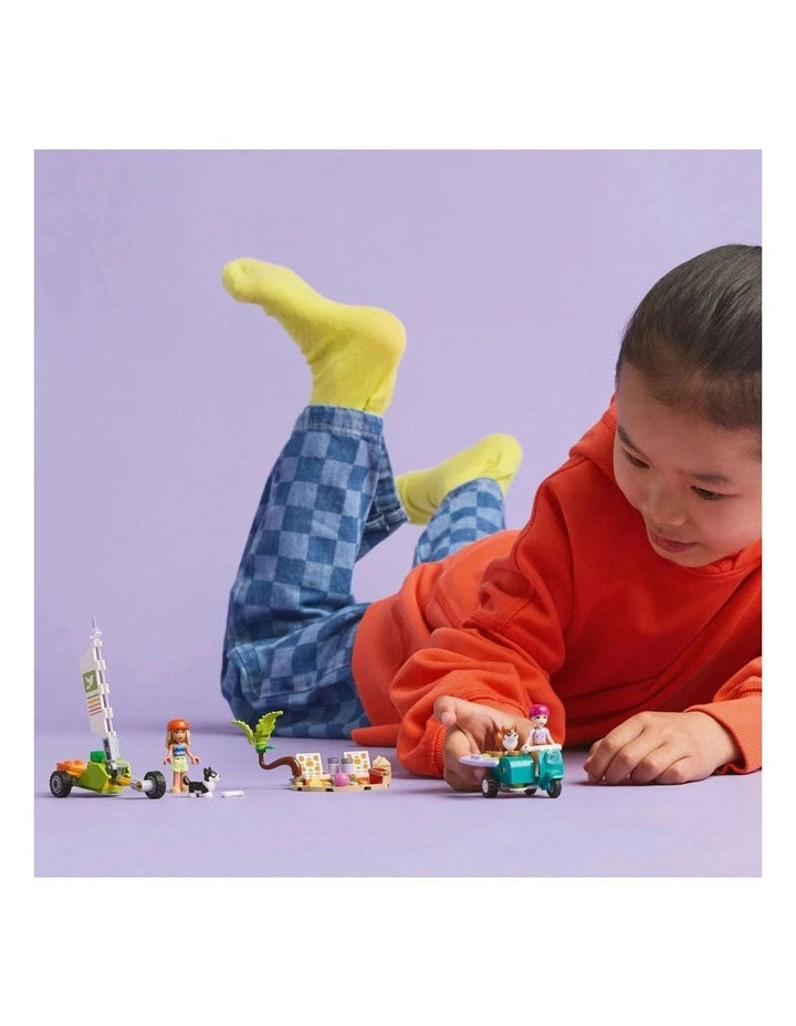 Friends - Surfing Dogs and Scooter Adventure (42641)