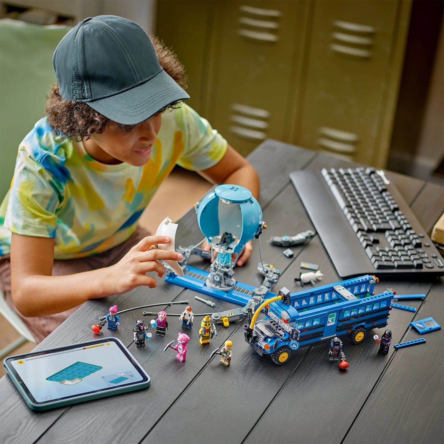 Fortnite® - Battle Bus (77073)