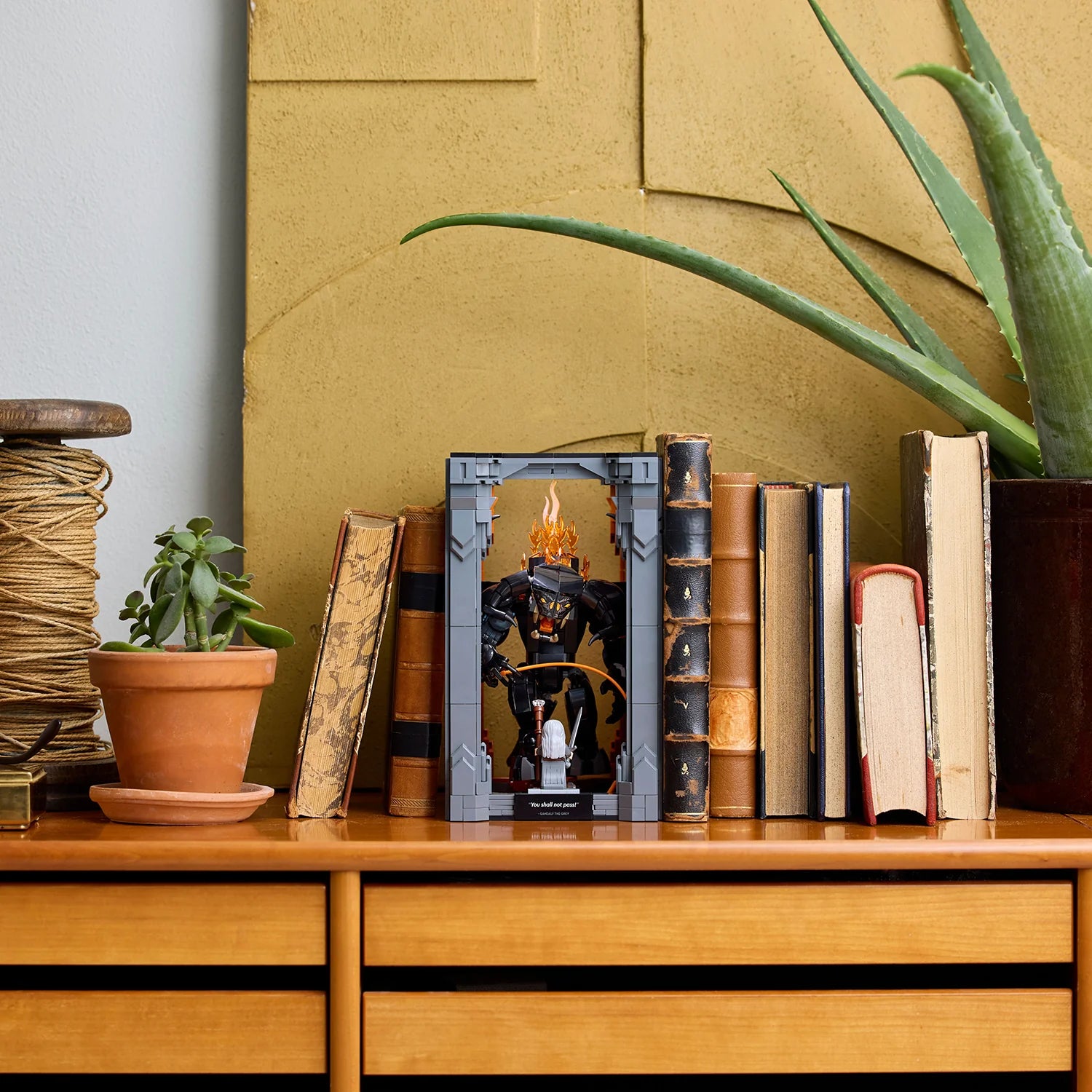 Icons - The Lord of the Rings: Balrog™ Book Nook (10367)