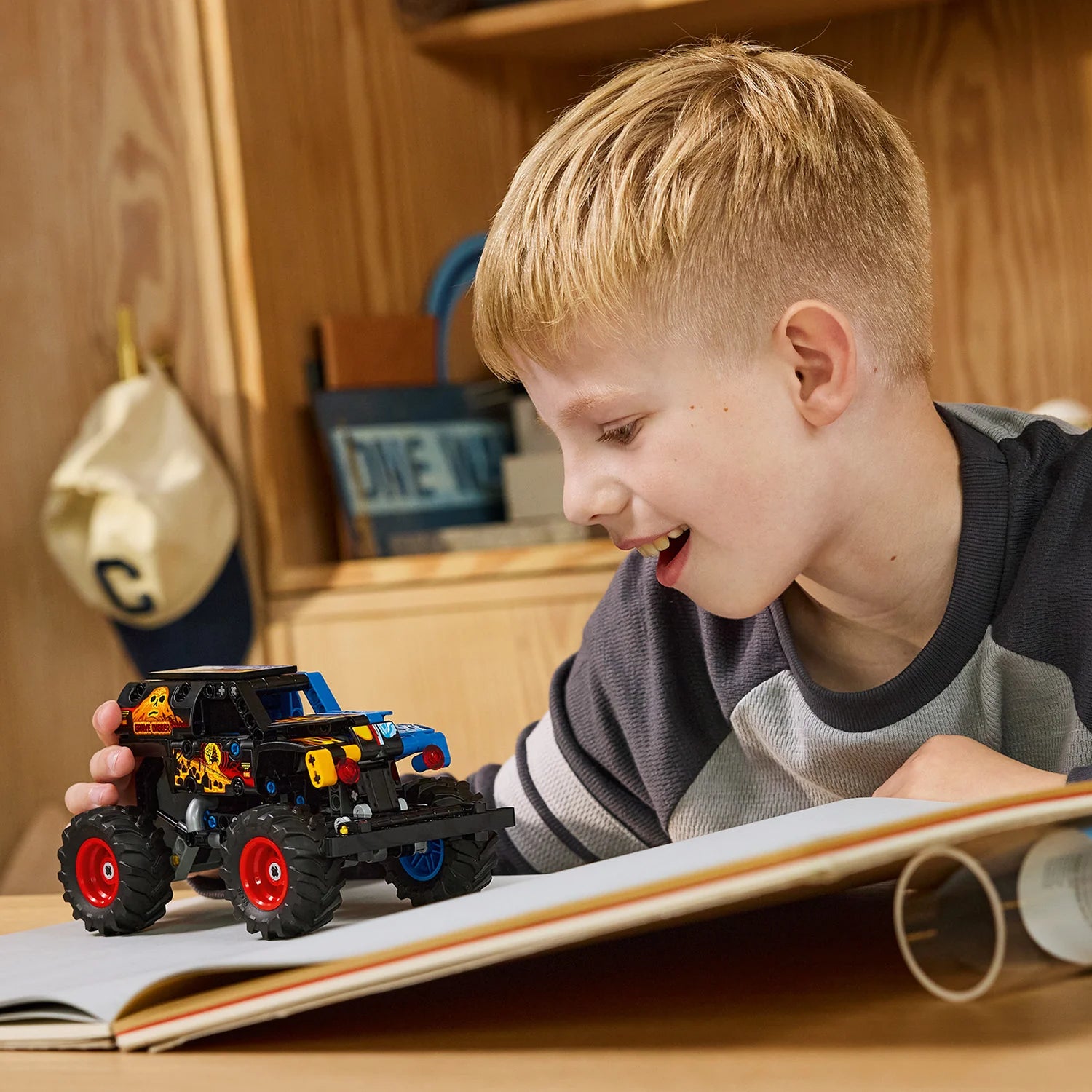 Technic™ - Monster Jam™ Grave Digger™ Fire and Ice (42219) - Toot Toot Toys