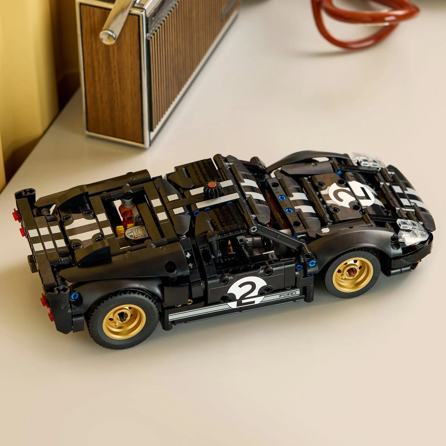 Technic™ - 1966 Ford GT40 MKII Race Car (42223)