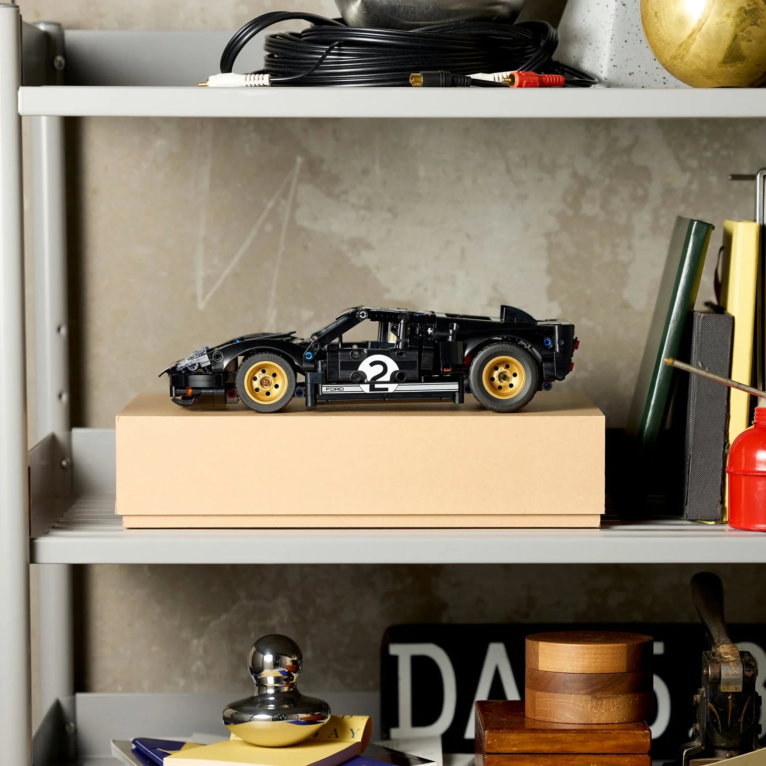 Technic™ - 1966 Ford GT40 MKII Race Car (42223)
