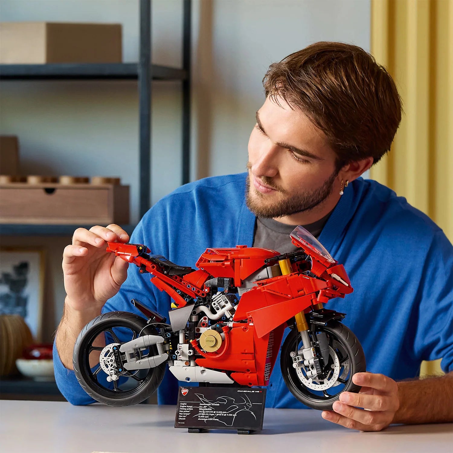 Technic™ - Ducati Panigale V4 S Motorcycle (42202)