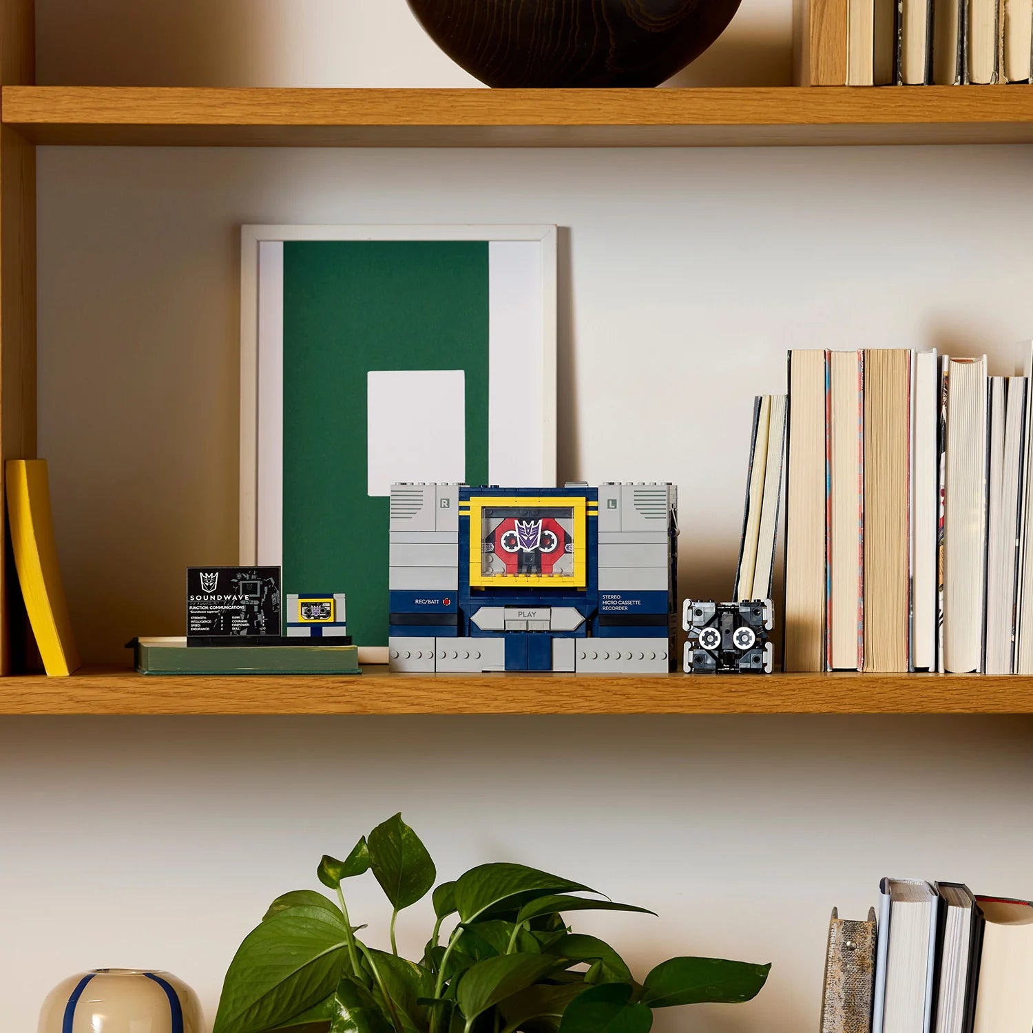 Icons - Transformers: Soundwave (10358)