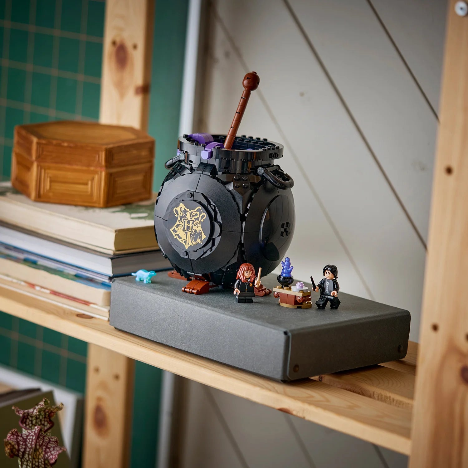 Harry Potter™ - Cauldron: Secret Potions Classroom (76464)