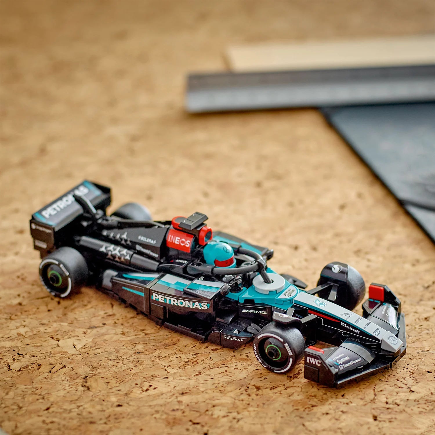 Speed Champions - Mercedes-AMG F1® W15 Race Car (77244)