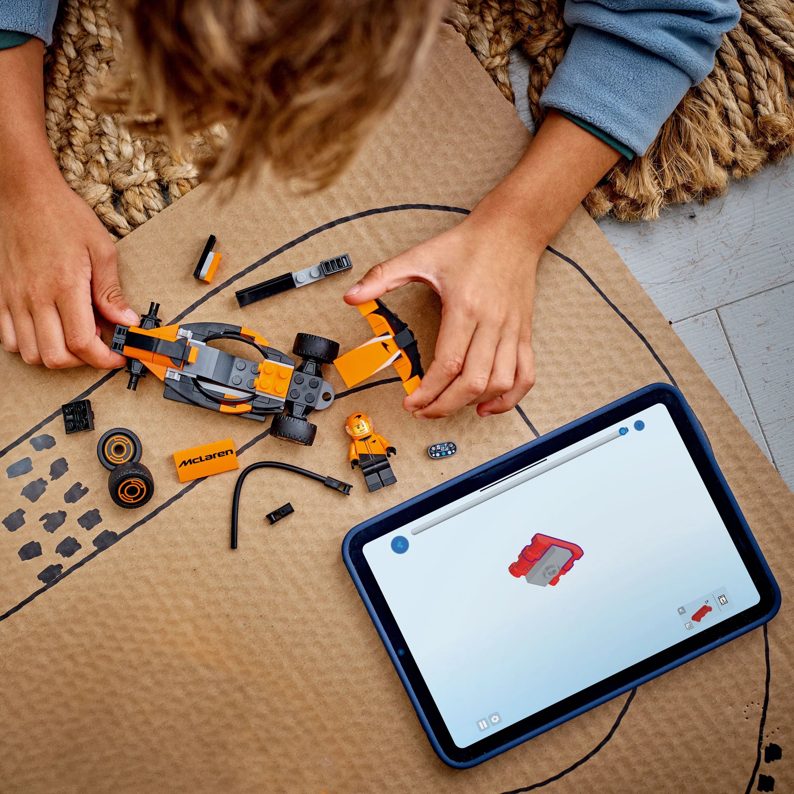 City - F1® Driver with McLaren Race Car (60442)