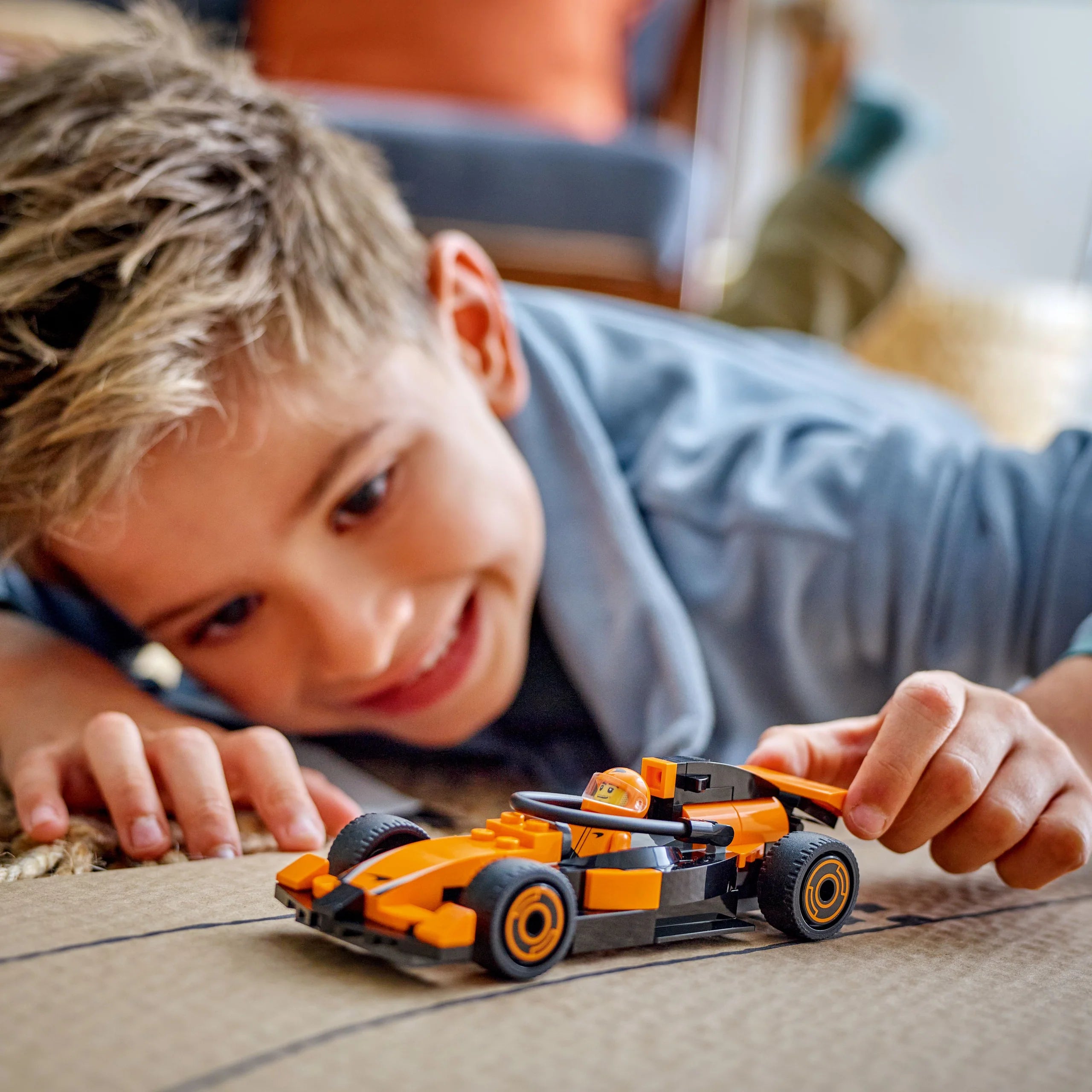 City - F1® Driver with McLaren Race Car (60442)