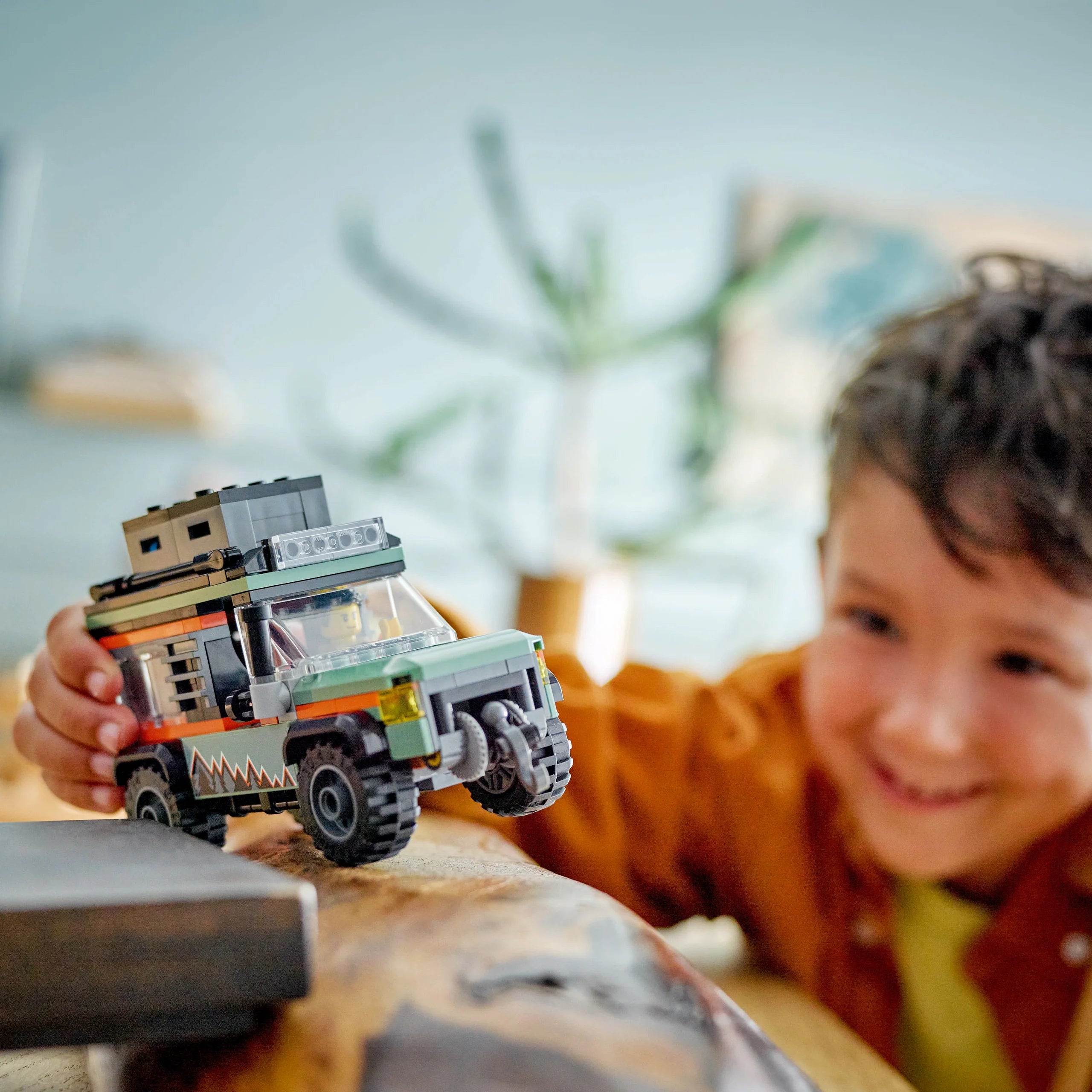 City - Off-Road 4x4 Mountain Truck (60447)