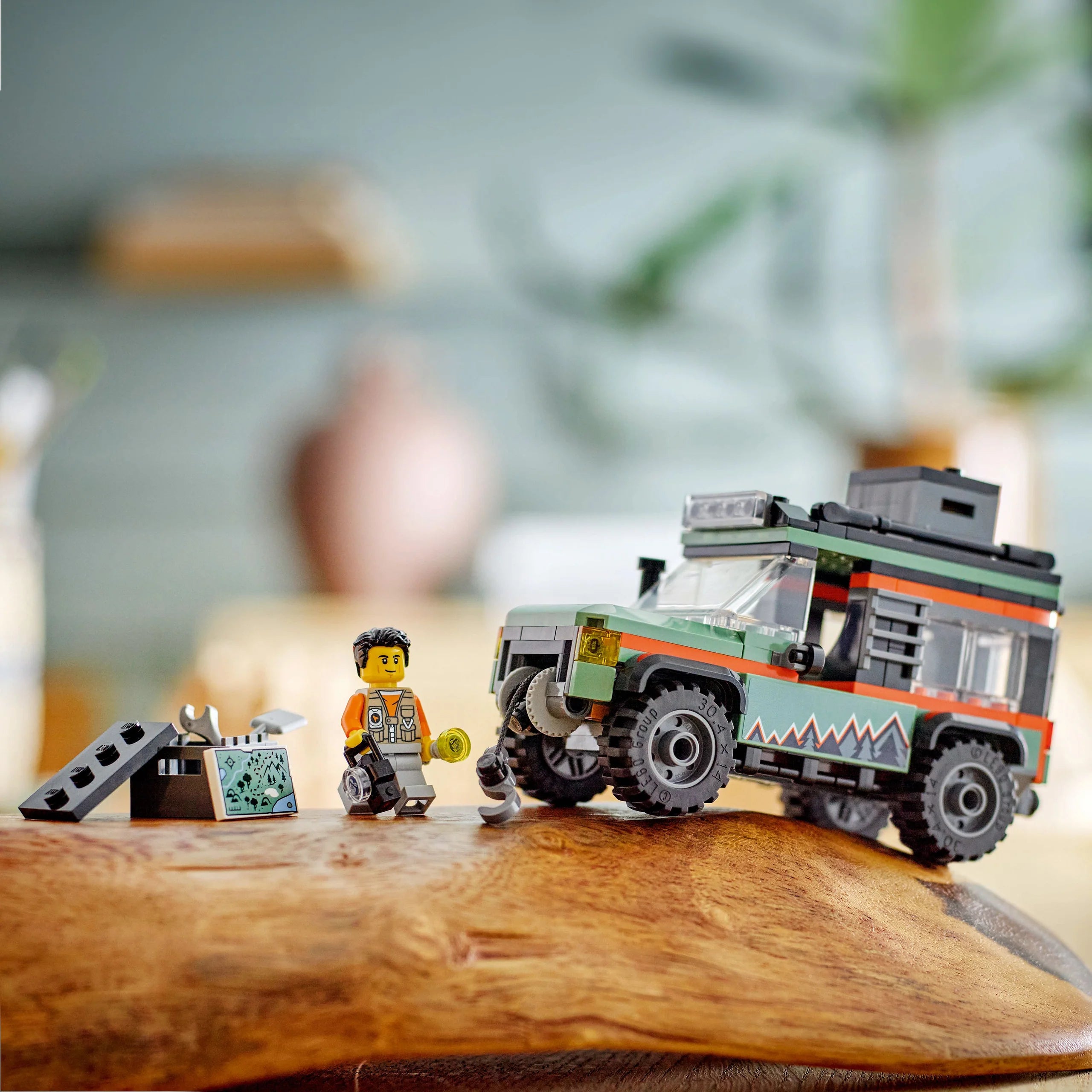 City - Off-Road 4x4 Mountain Truck (60447)