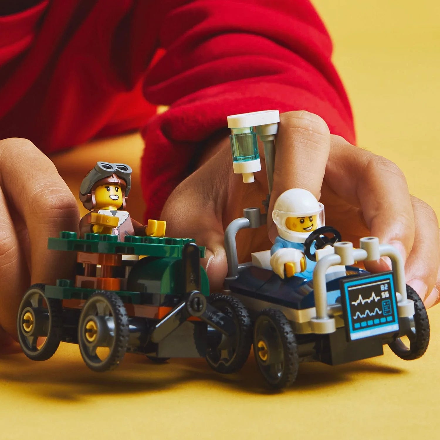 City - Airplane vs. Hospital Bed Race Car Pack (60459)