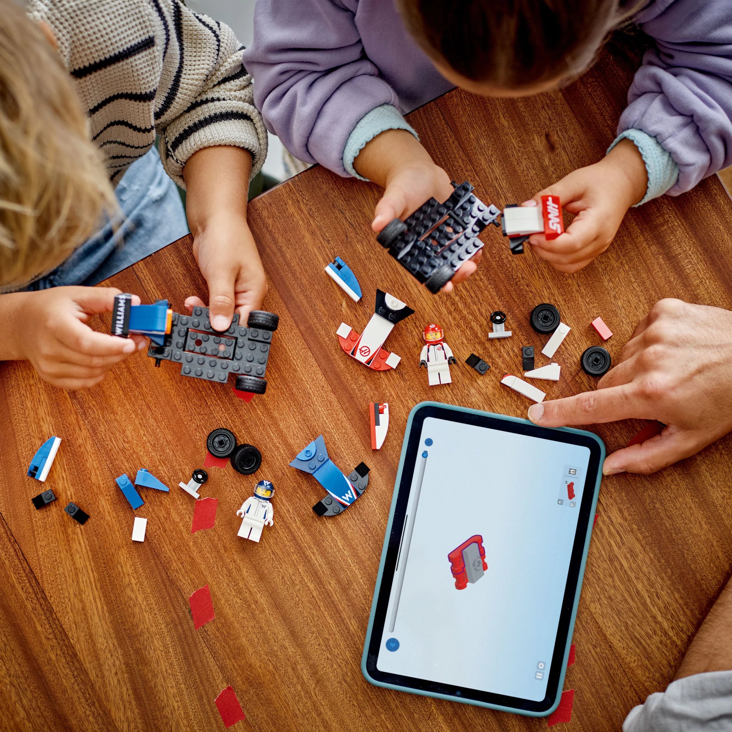 City - F1® Williams Racing & Haas F1® Race Cars (60464)