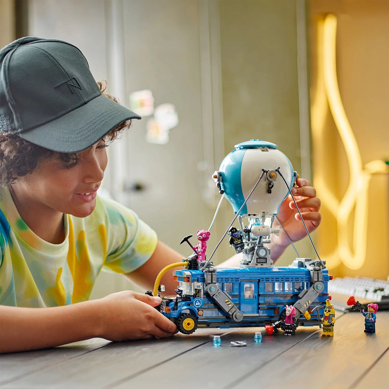 Fortnite® - Battle Bus (77073)