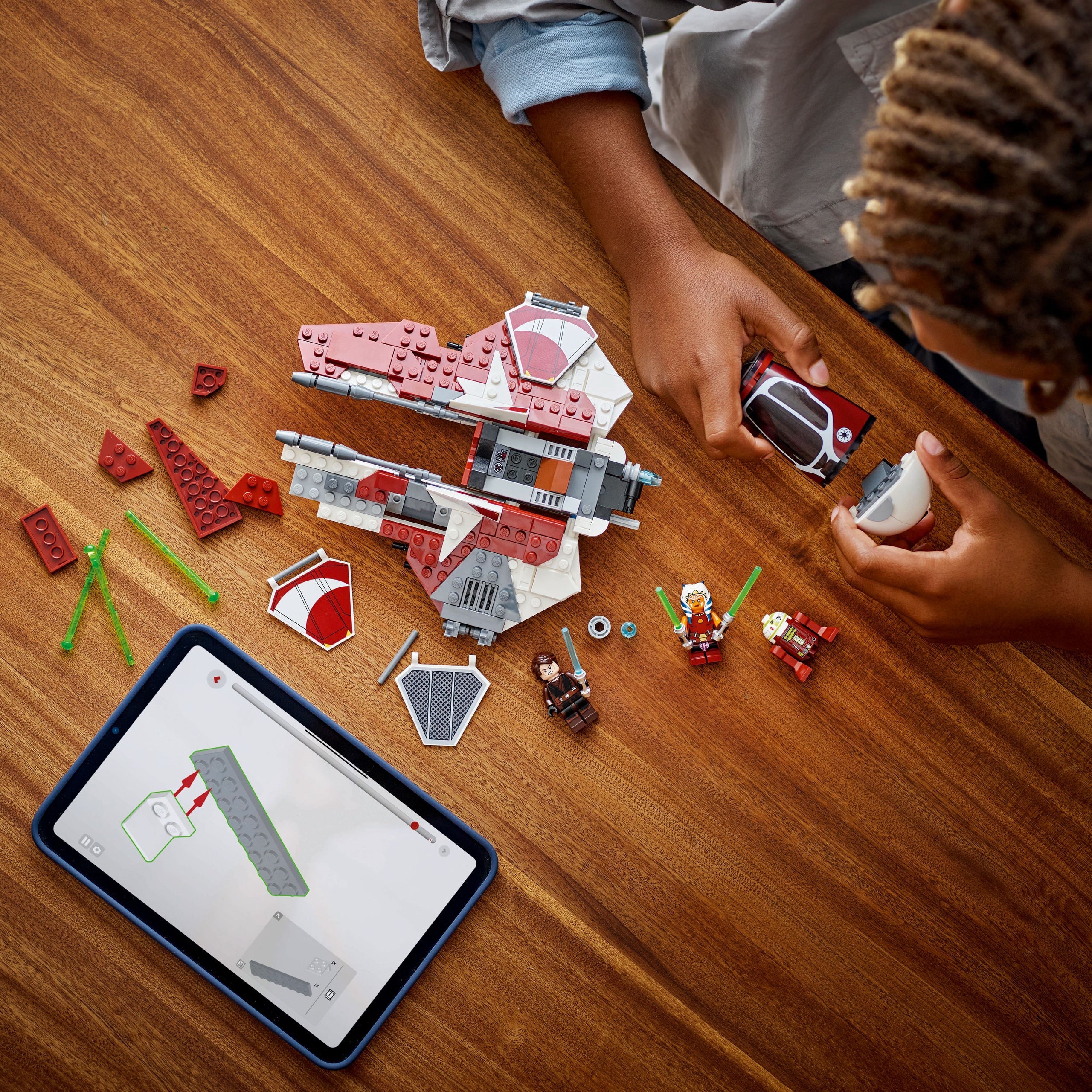 Star Wars™ - Ahsoka’s Jedi Interceptor™ (75401)