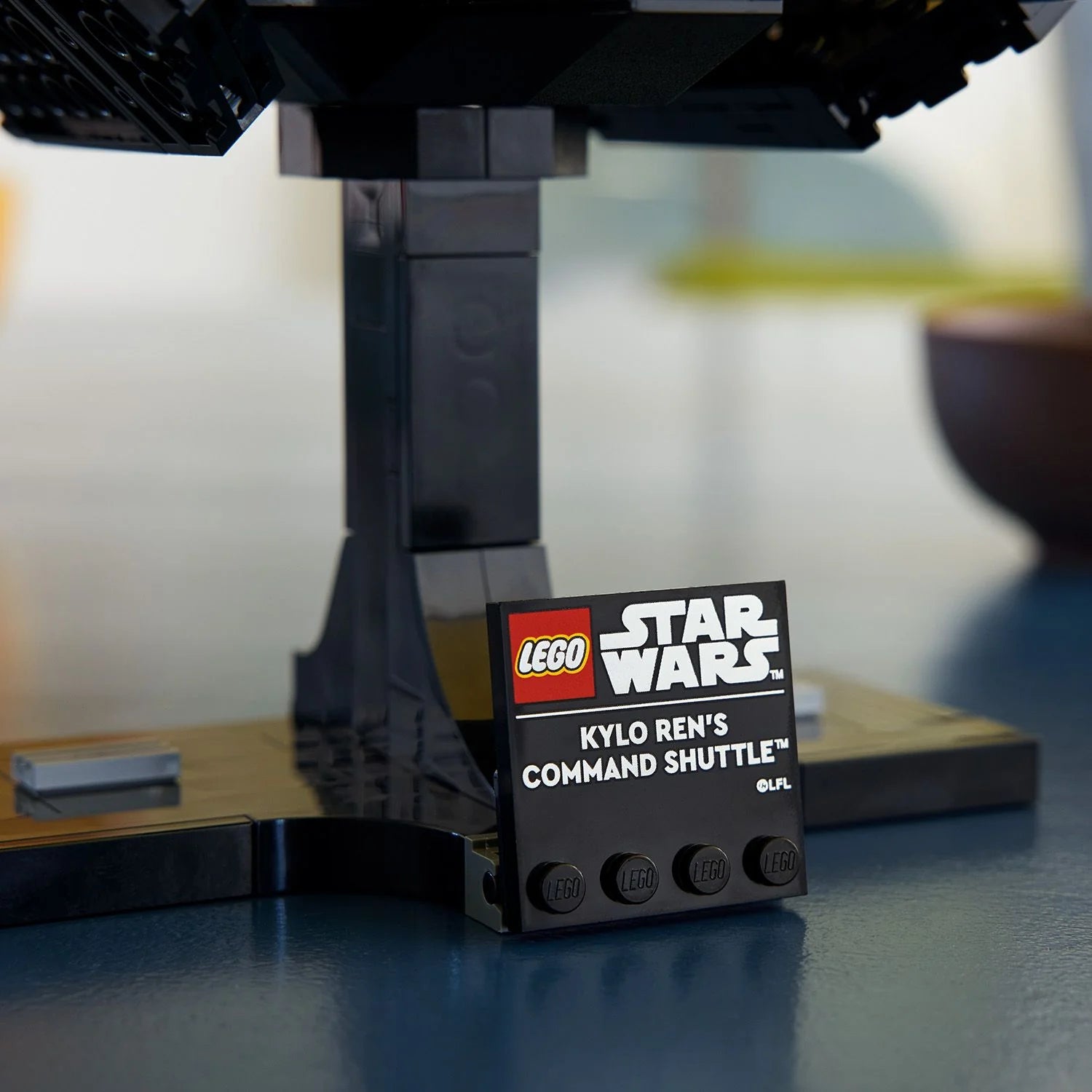 Star Wars™ - Kylo Ren's command Shuttle (75406)