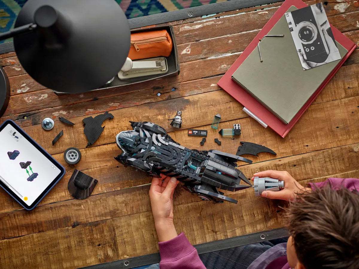 DC Batman™ - Batman Forever™ Batmobile™ (76304)