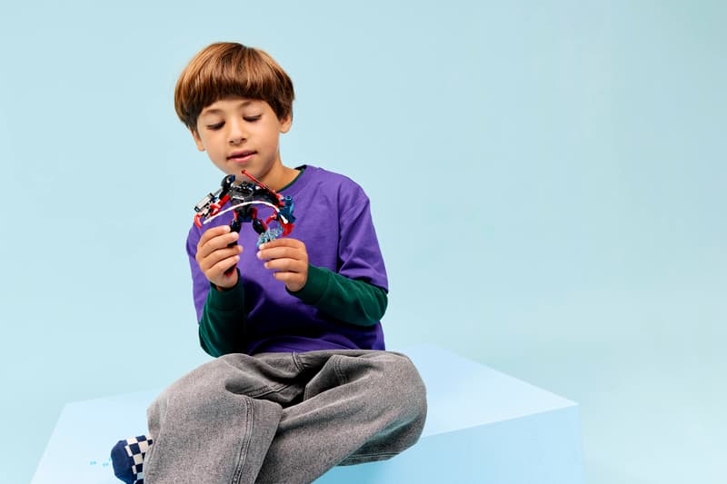 Marvel - Miles Morales Mech vs. Spider-Man 2099 (76337)