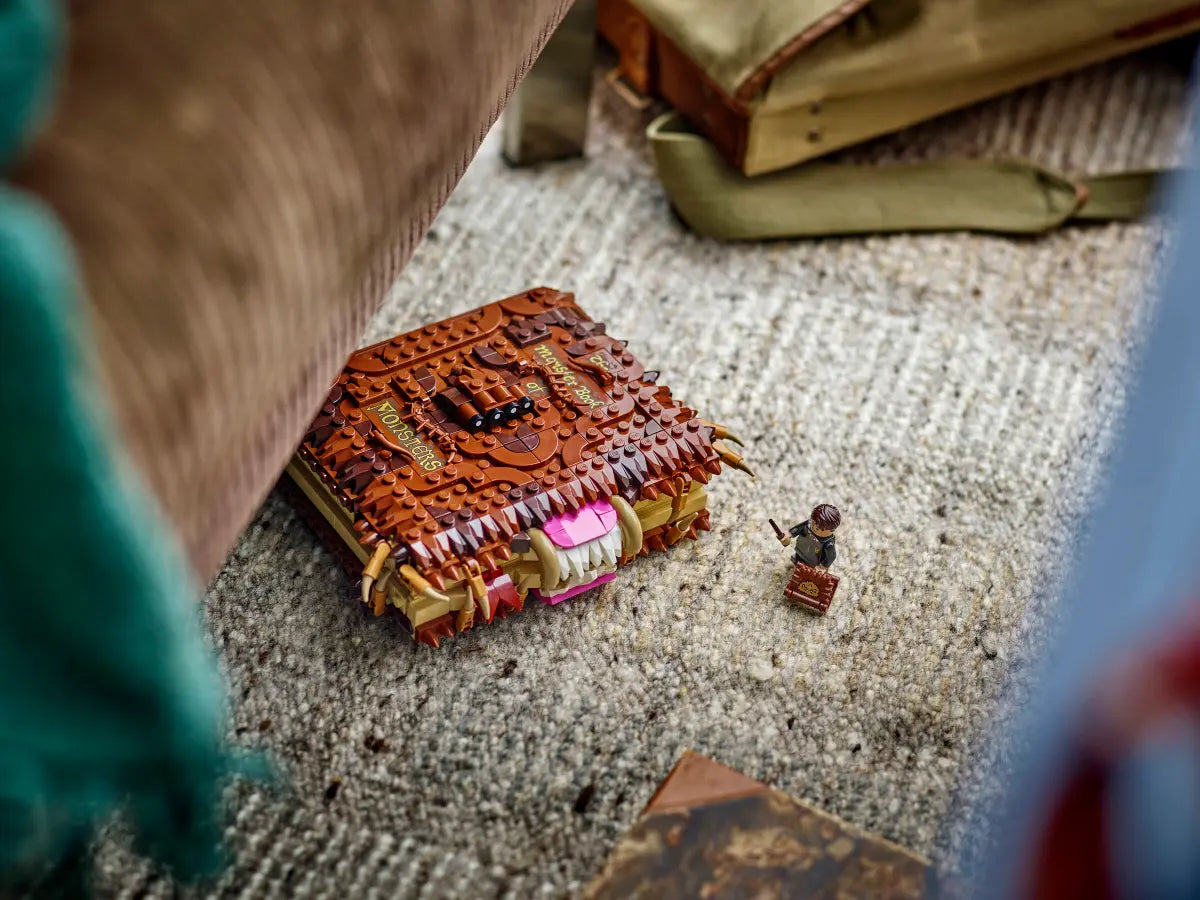 Harry Potter™ - Chomping Monster Book of Monsters (76449)