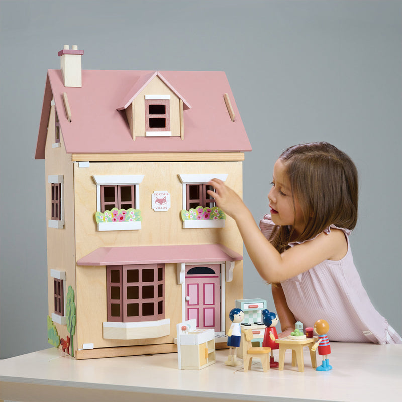 Foxtail Villa Includes Greenhouse and Garden Set!