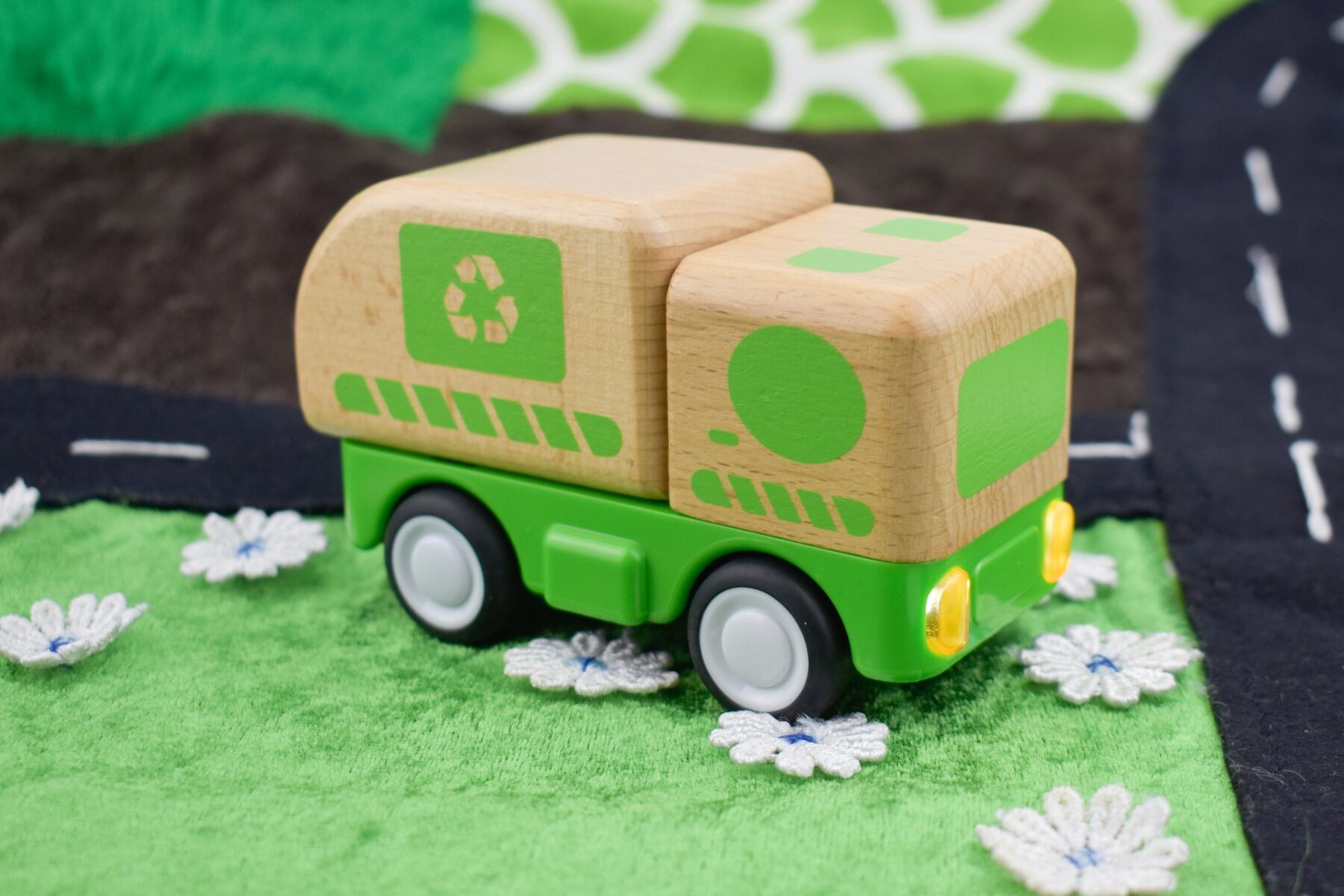 Wooden Friction Work Truck With Sound And Light - Recycling Truck