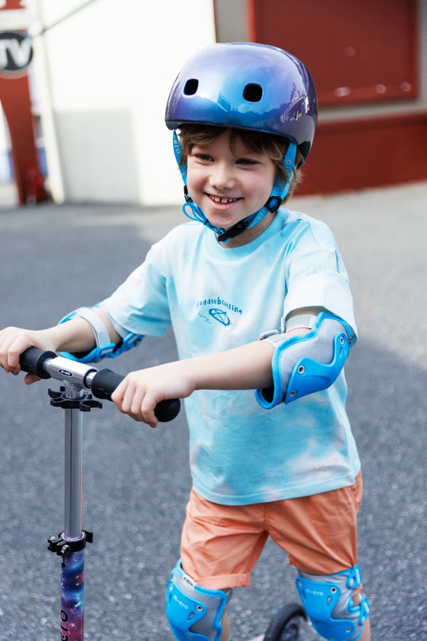 Micro Helmet - Neochrome Blue