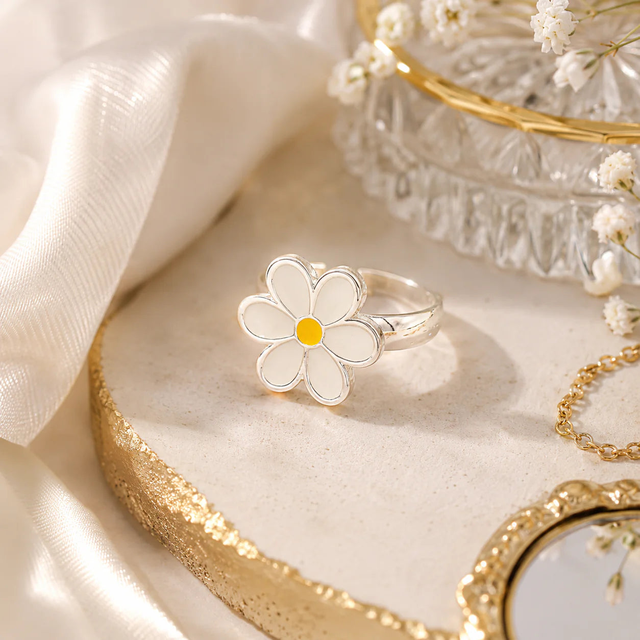 Petite Fleur - Daisy Crown Ring