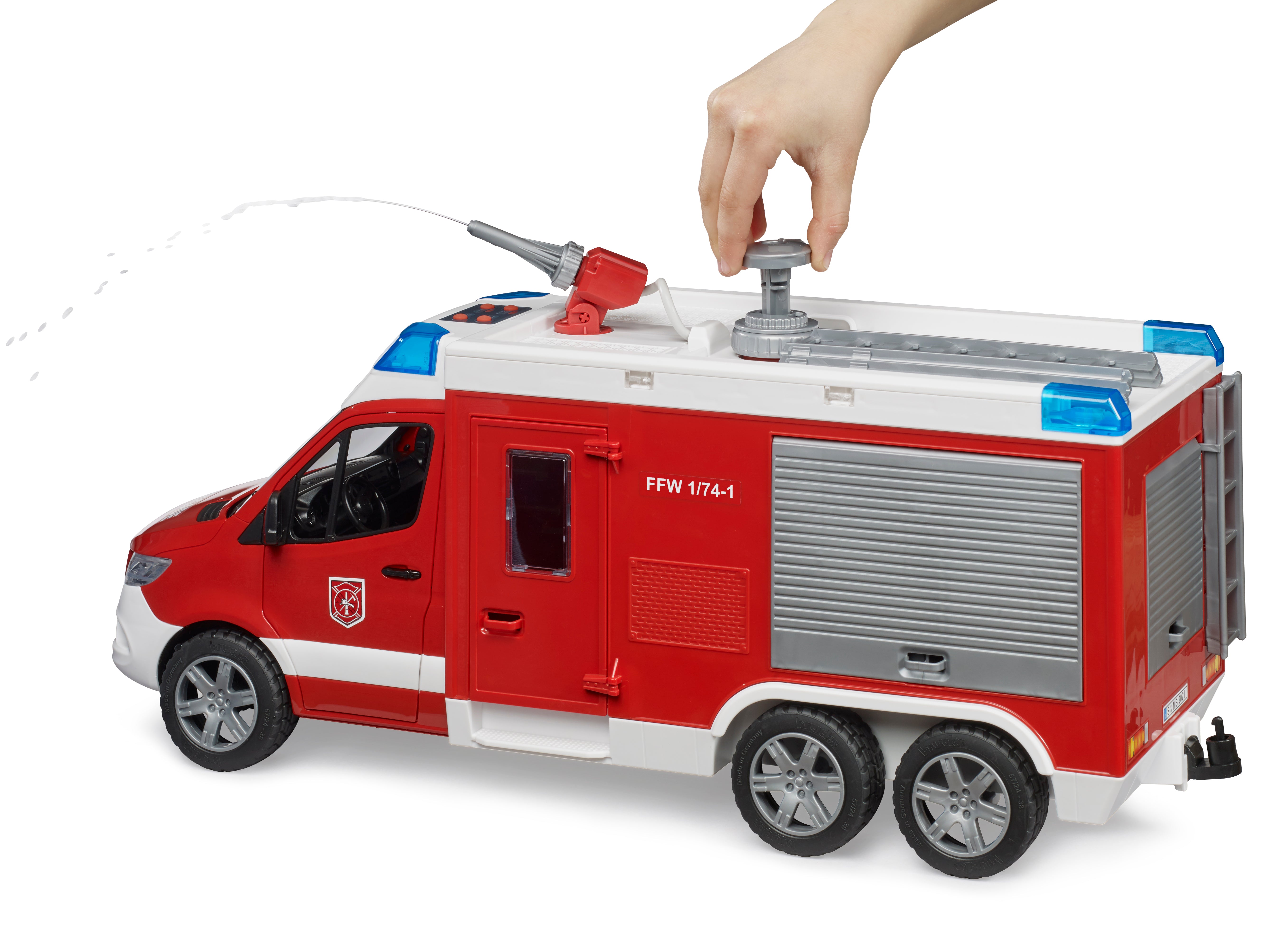 1:16 Mercedes-Benz Mercedes-Benz Sprinter Dual Axle Fire Engine with Light & Sound (02680)