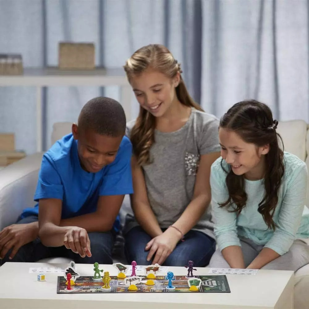 Cluedo Junior - The Case of the Broken Toy!