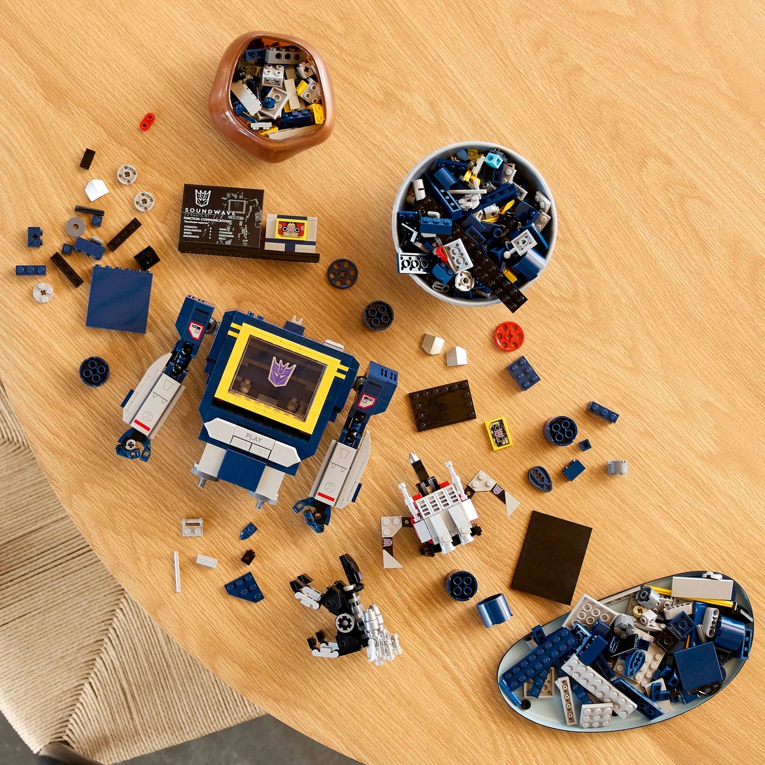 Icons - Transformers: Soundwave (10358)