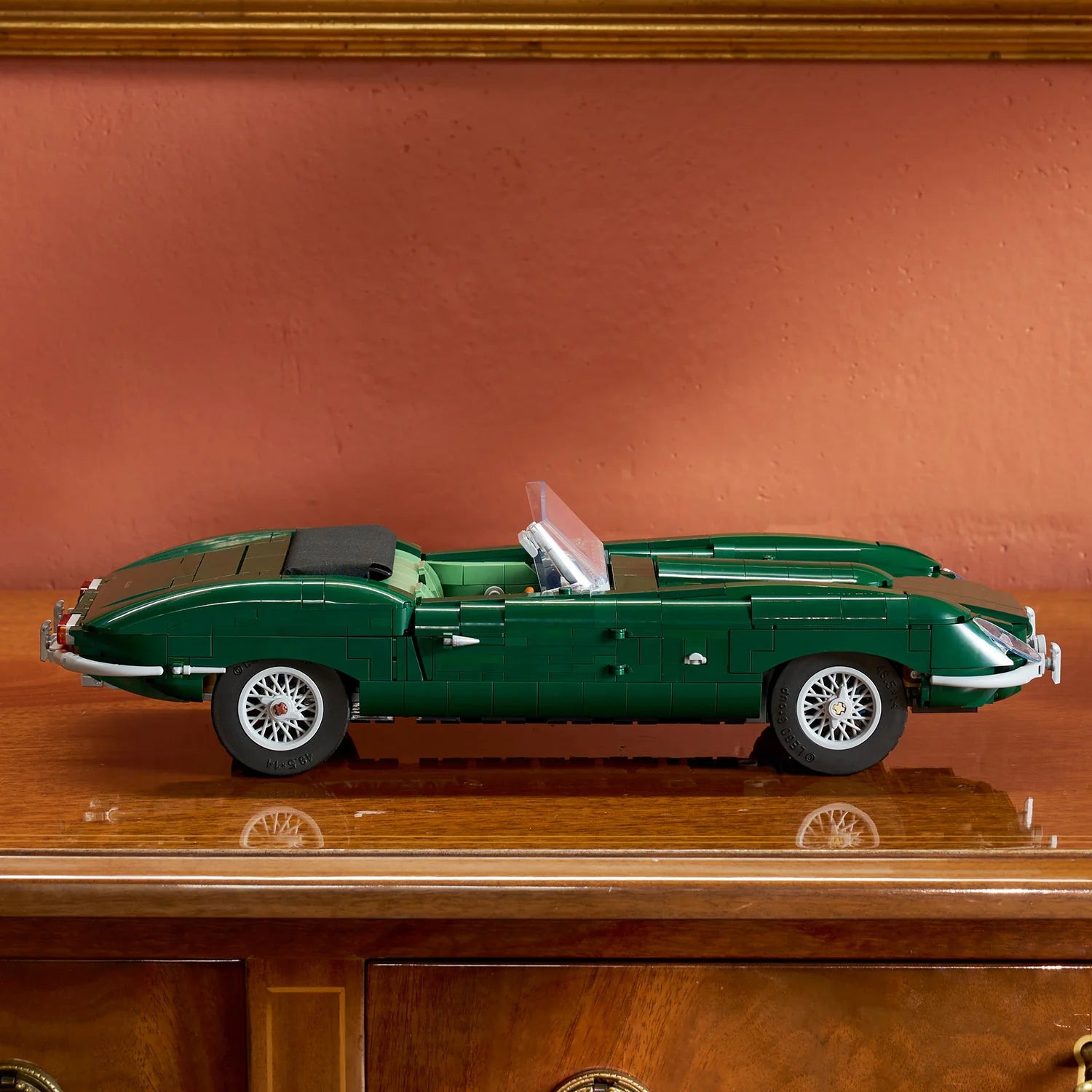 Icons - Jaguar E-Type (11381)