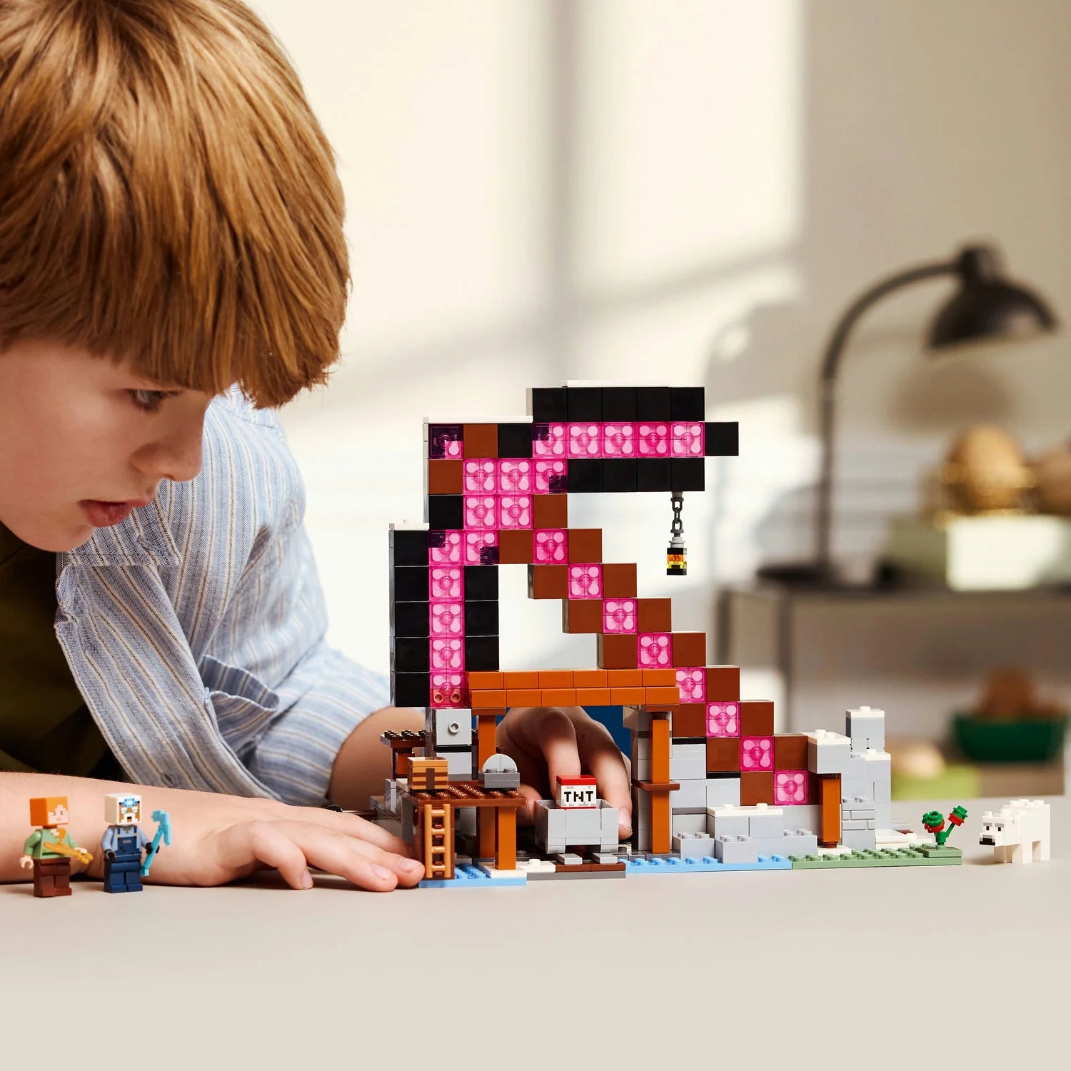 Minecraft® - The Pickaxe Mine (21277)