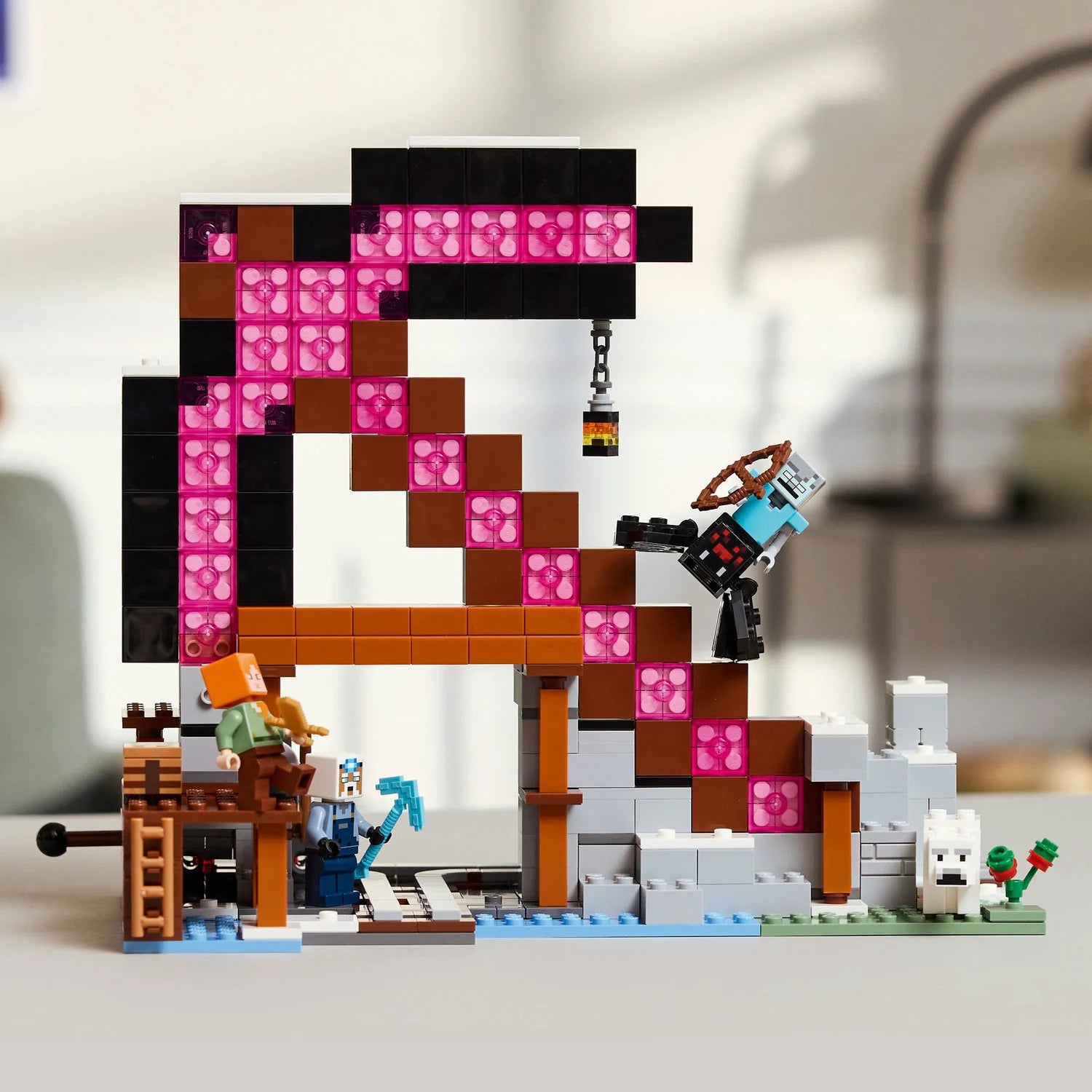 Minecraft® - The Pickaxe Mine (21277)