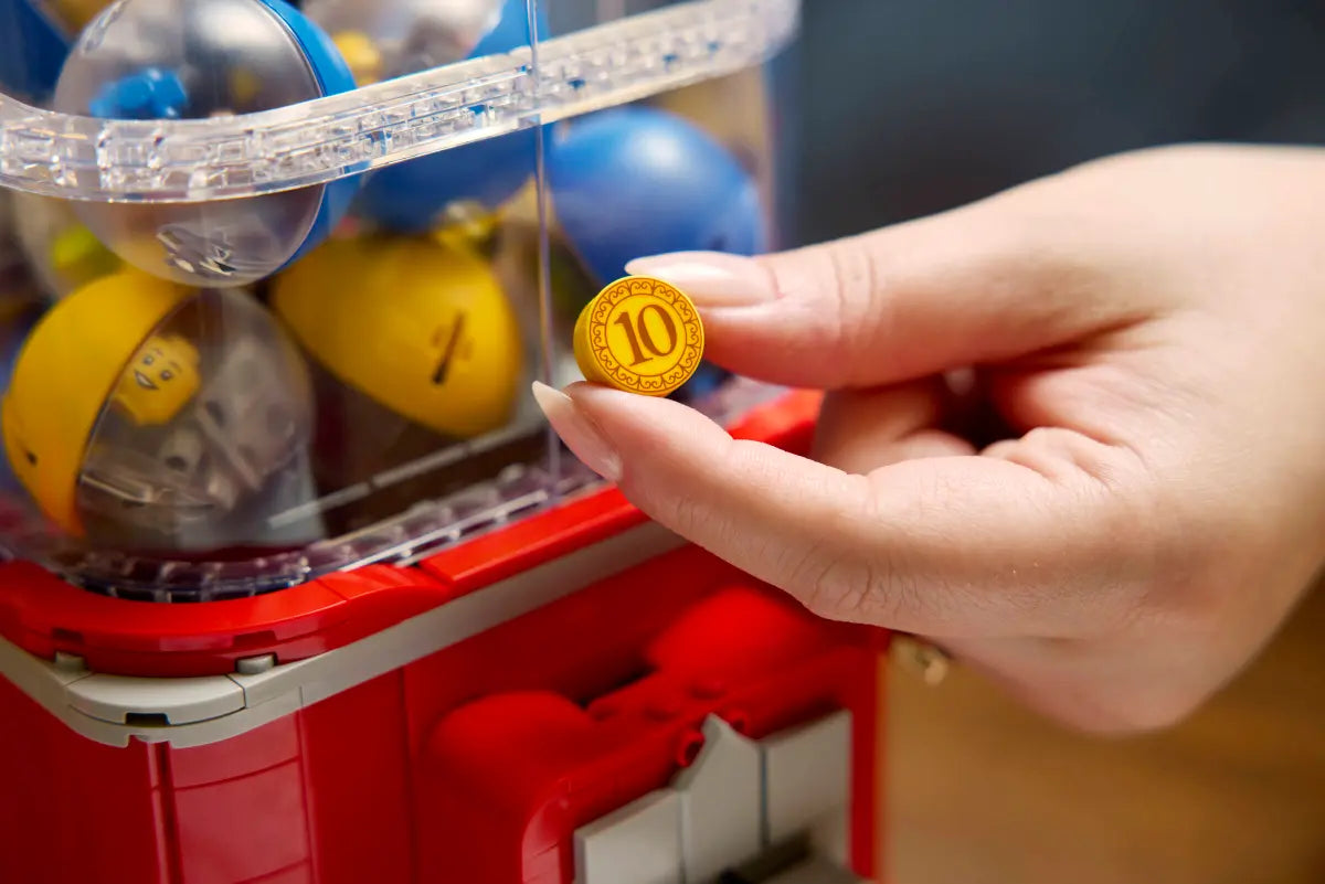 Ideas - Minifigure Vending Machine (21358)