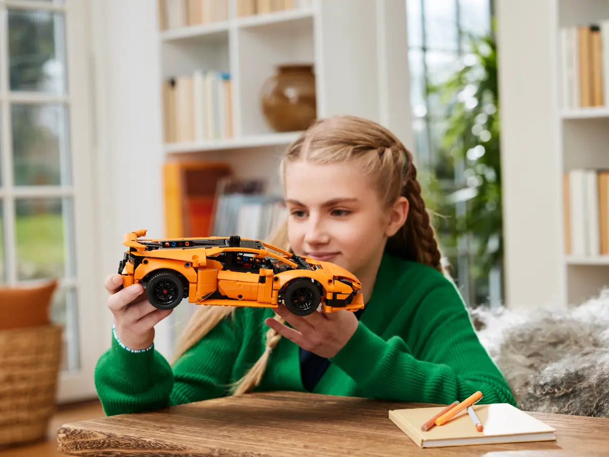 Technic™ - Lamborghini Huracán Tecnica Orange (42196)