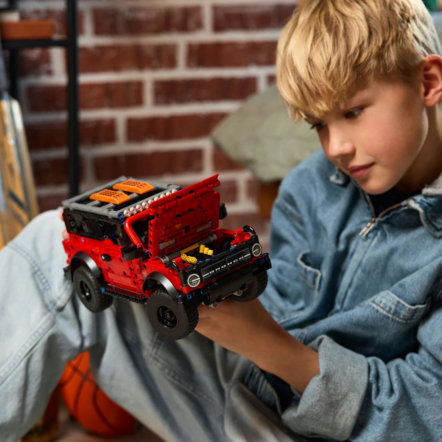 Technic™ - Ford Bronco® SUV (42213)