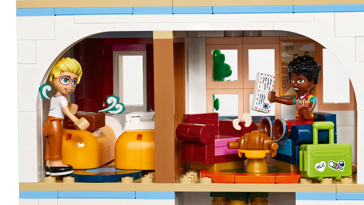 Friends - Castle Bed and Breakfast (42638)