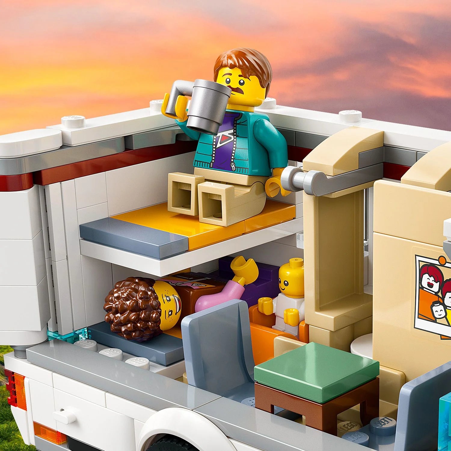 City - Holiday Adventure Camper Van (60454)