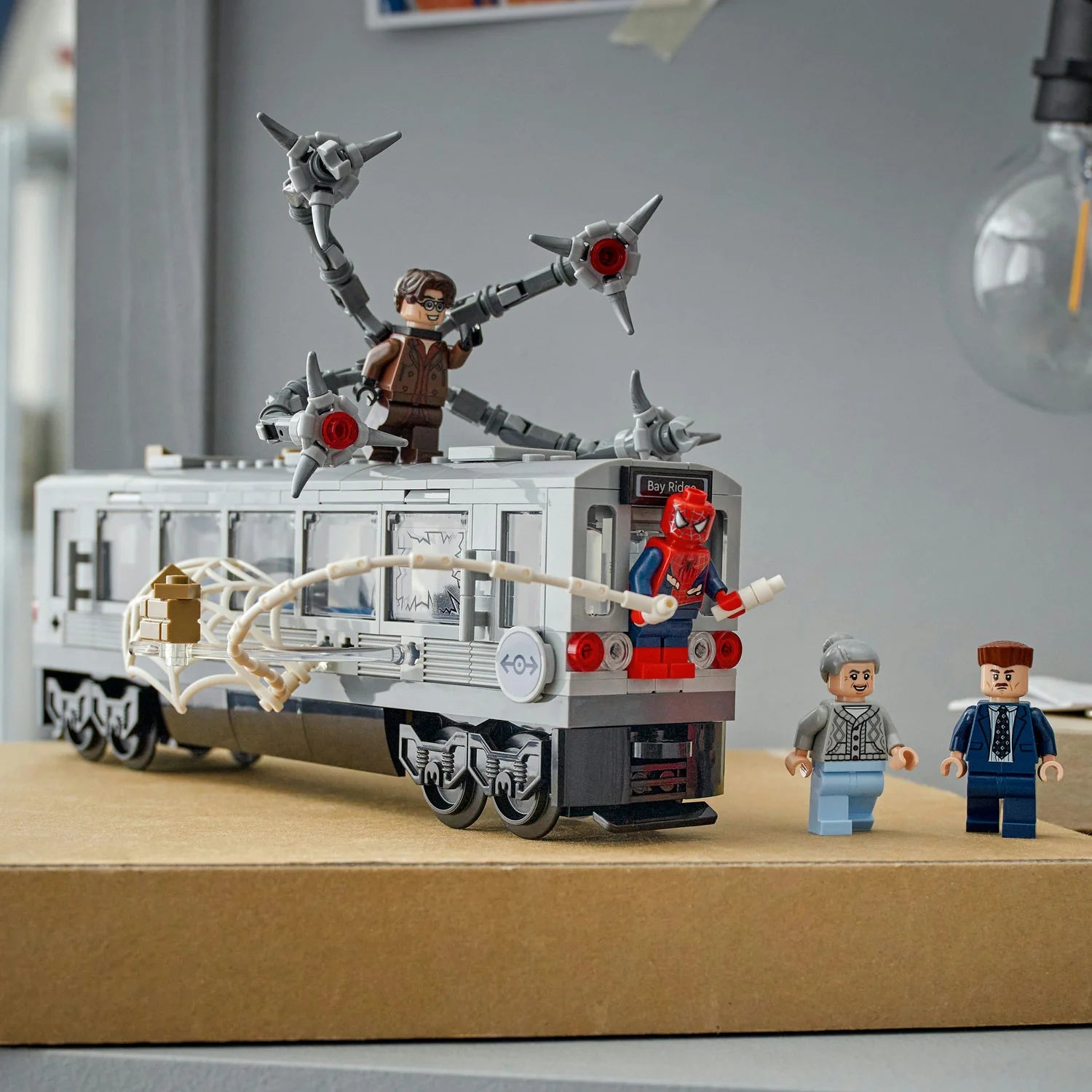 Marvel - Spider-Man vs. Doc Ock Subway Train Scene (76321)