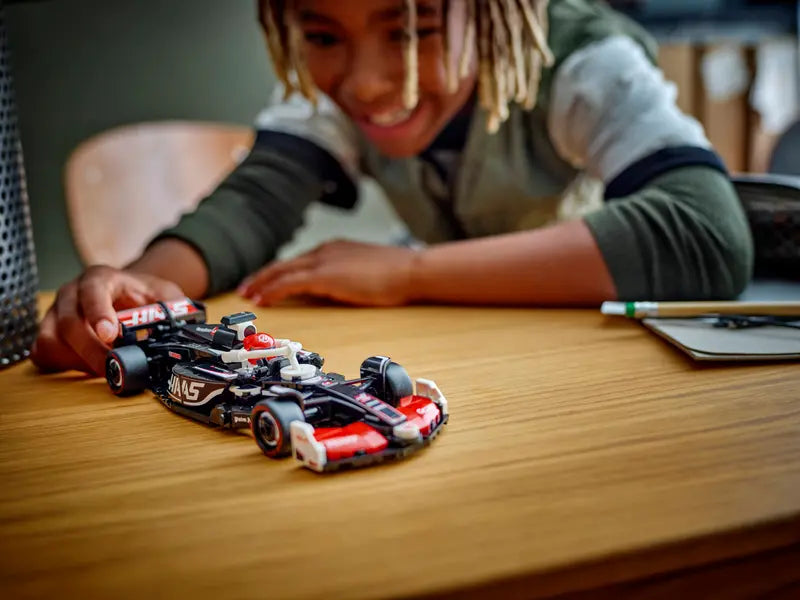 Speed Champions - MoneyGram Haas F1® Team VF-24 Race Car (77250)