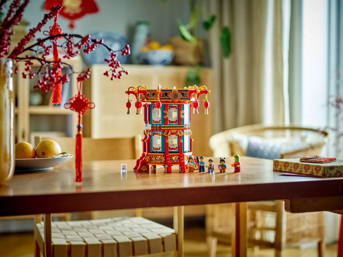 LEGO® Trotting Lantern