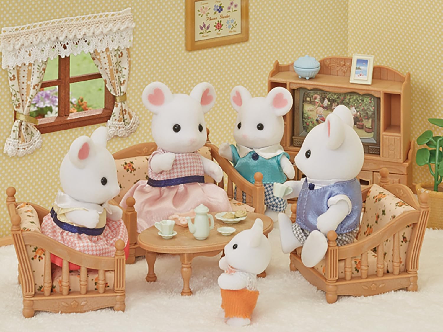 Sylvanian Families - Marshmallow Mouse Family - Toot Toot Toys