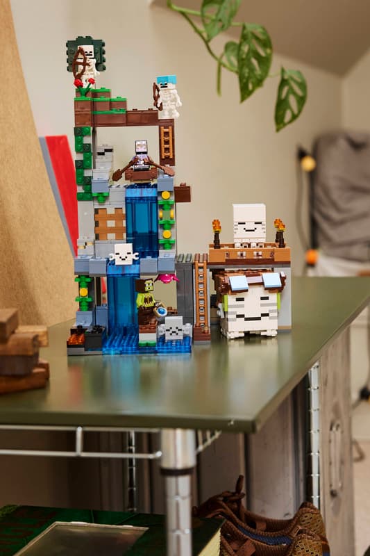 Minecraft® - Ghast Station (21597)
