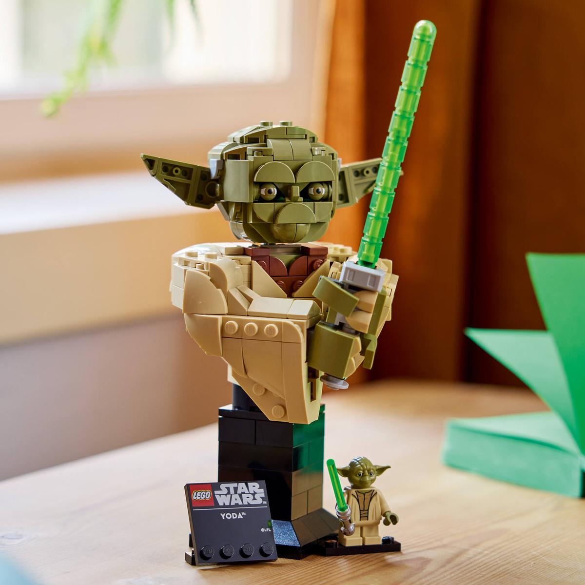 Star Wars™ - Yoda™ Bust (75438)