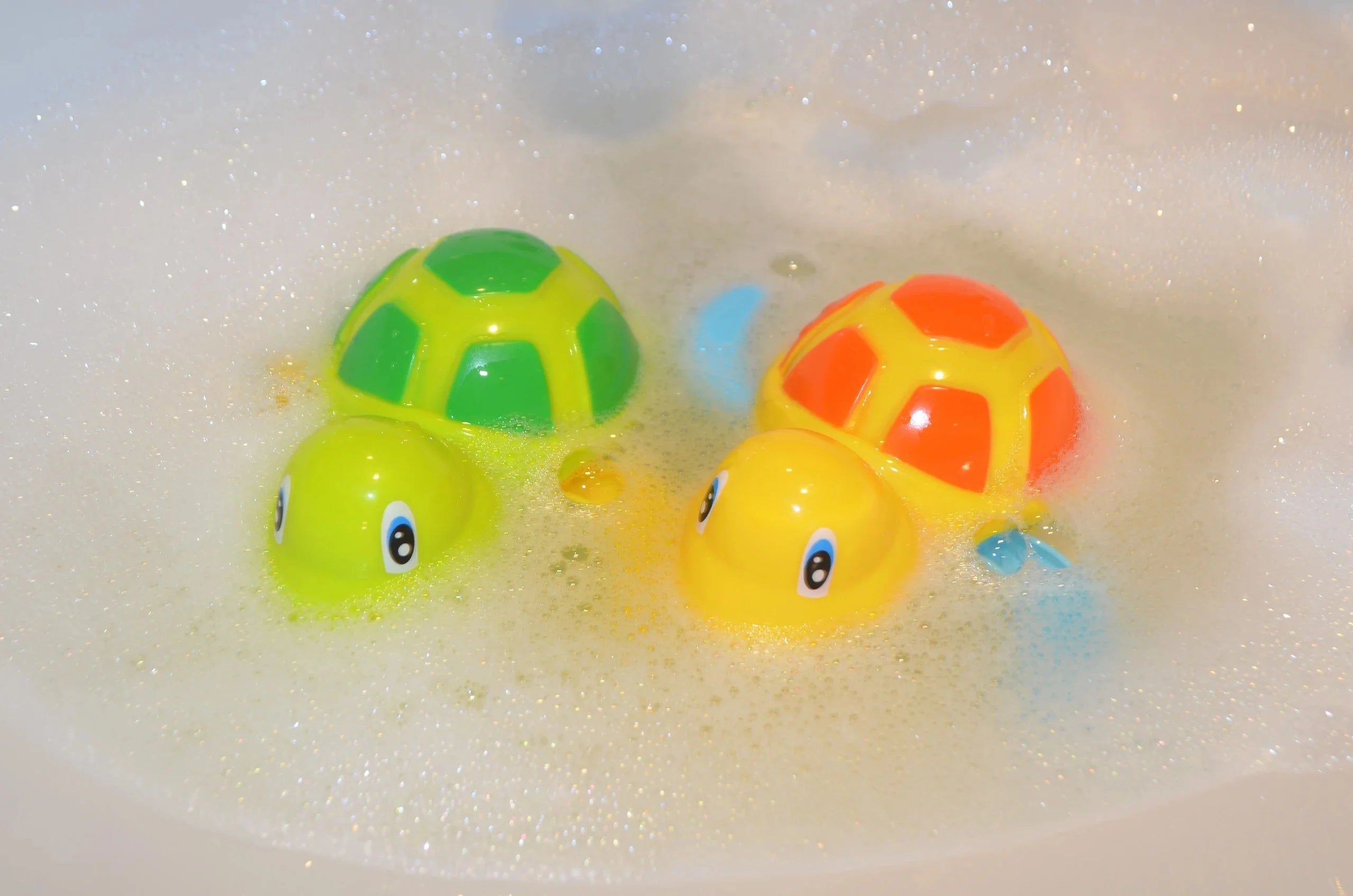 Bath Time Swimming Turtles